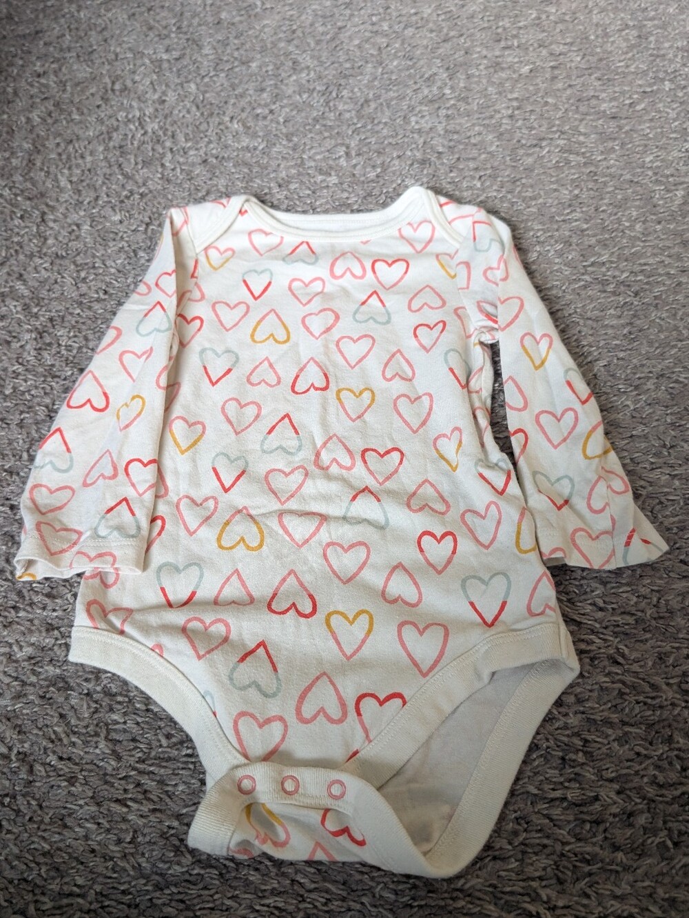 Long-Sleeve Heart Print Baby One-Piece in White and Multi